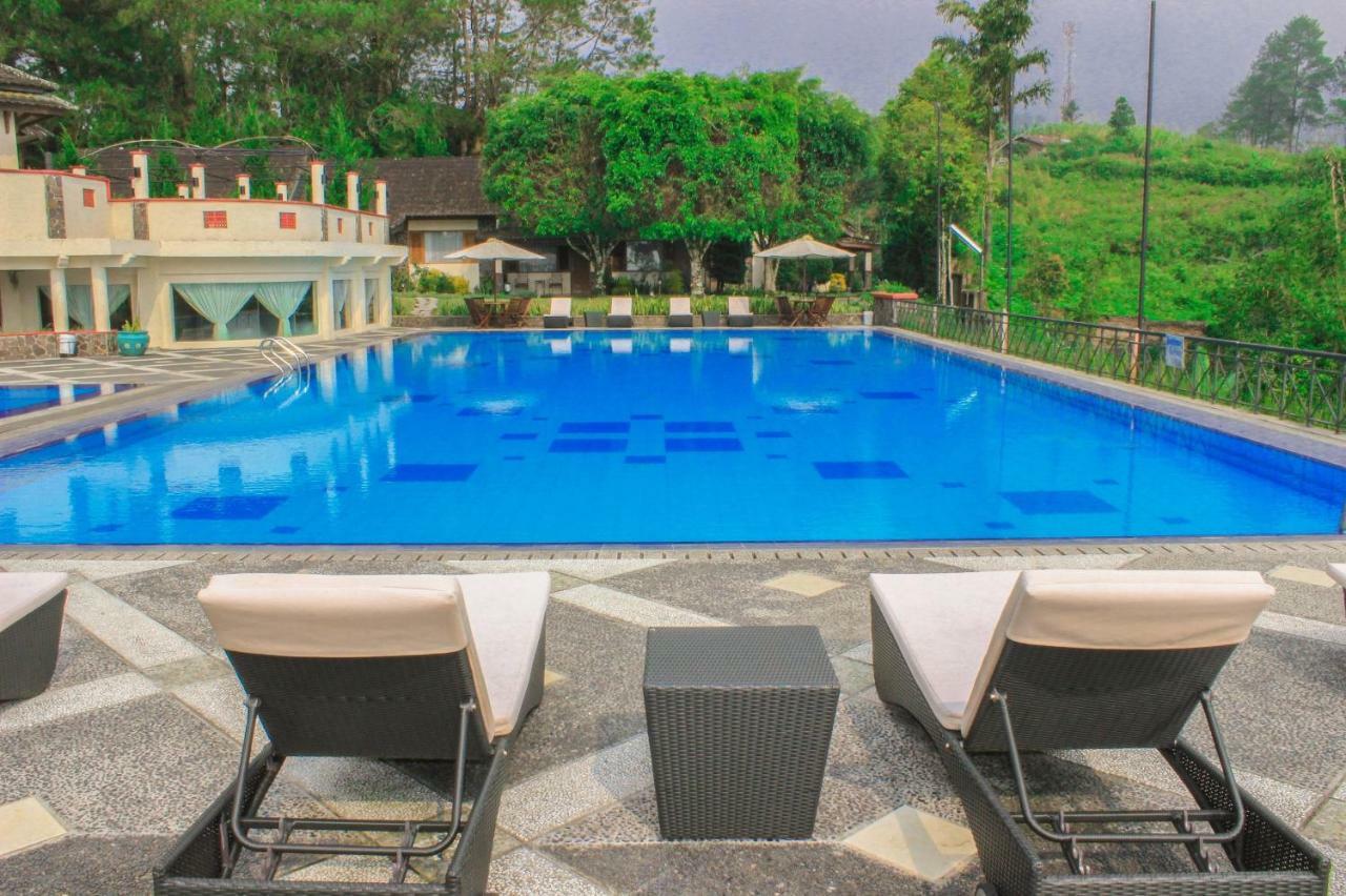 Parkside Nuansa Maninjau Resort Exterior foto
